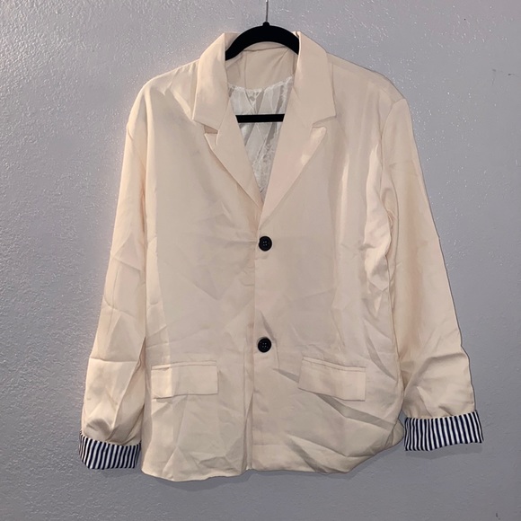 Jackets & Blazers - Ivory Lightweight Blazer